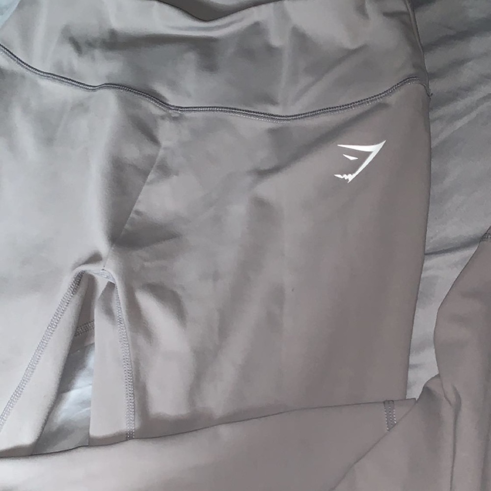 Gym shark leggings (SOLD)